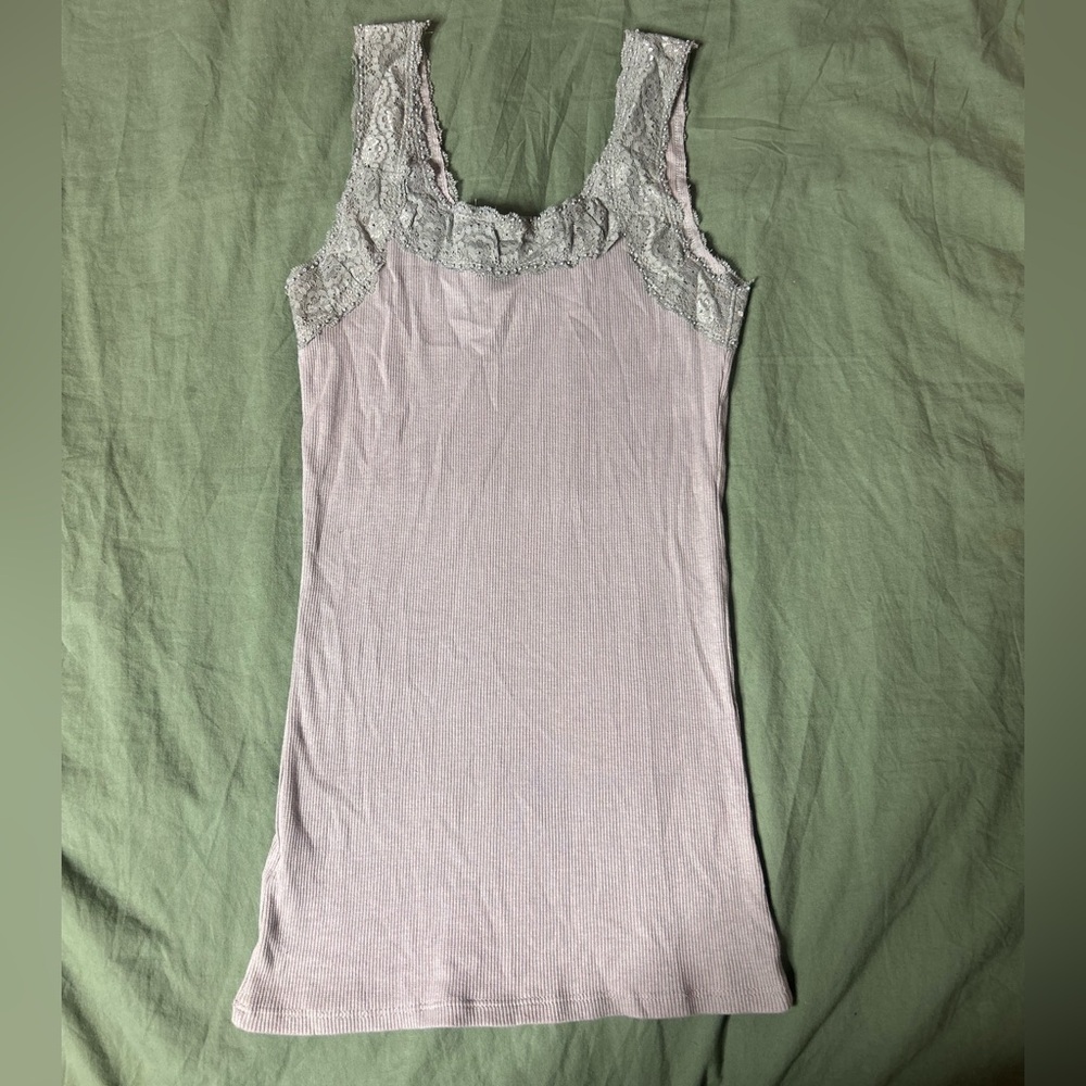 Mac & Jac Muted Purple Fitted Tank Top with Gray Lace Accents - Size Ext…